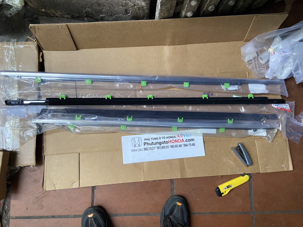 Nẹp chân kính ngoài xe Honda CRV 2013-2017